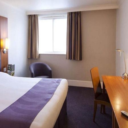 Premier Inn Pontypool Luaran gambar