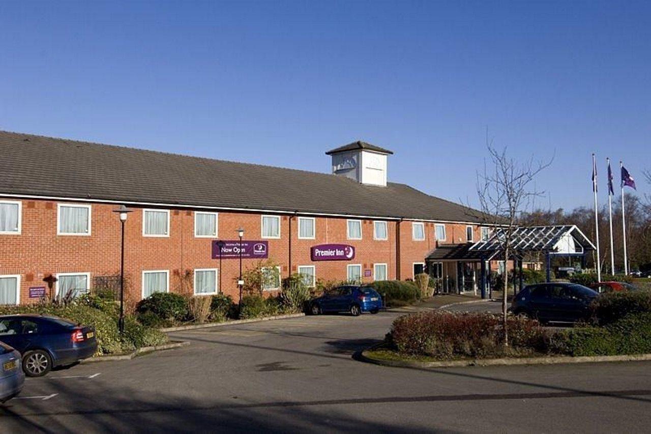 Premier Inn Pontypool Luaran gambar