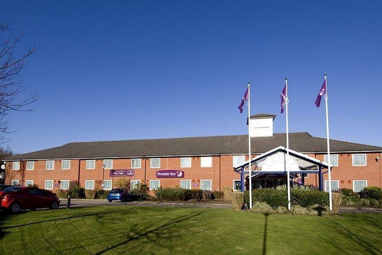 Premier Inn Pontypool Luaran gambar