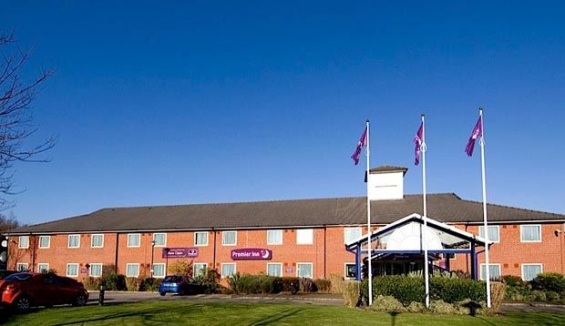 Premier Inn Pontypool Luaran gambar